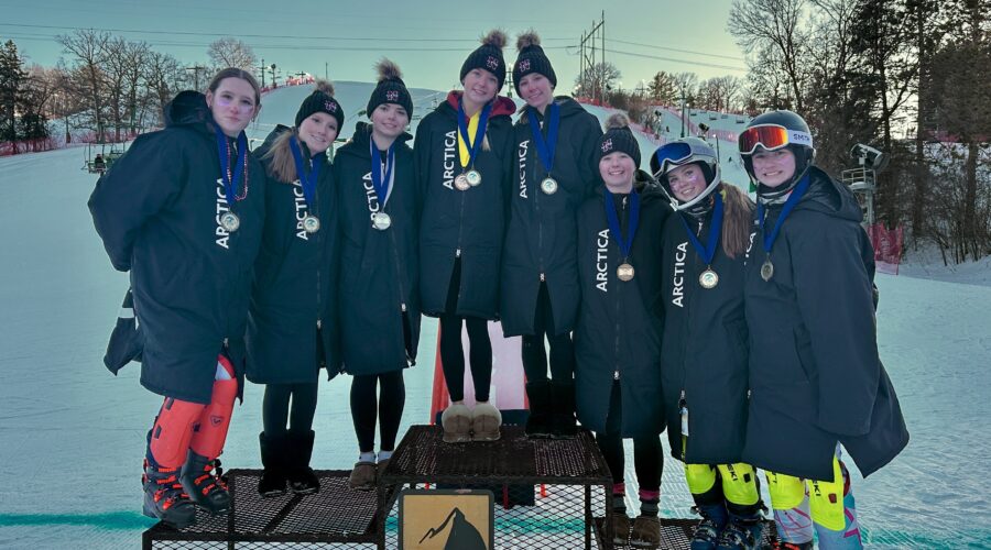 The girls alpine ski team
