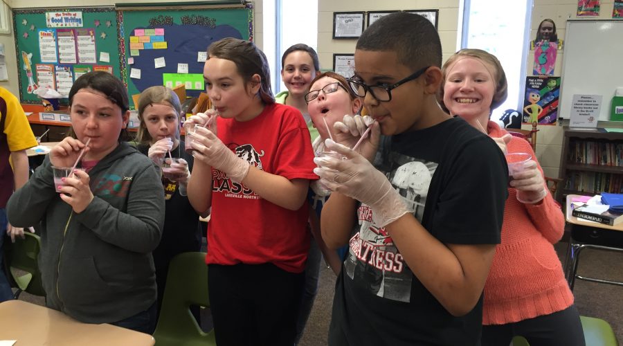 Students sampling smoothies